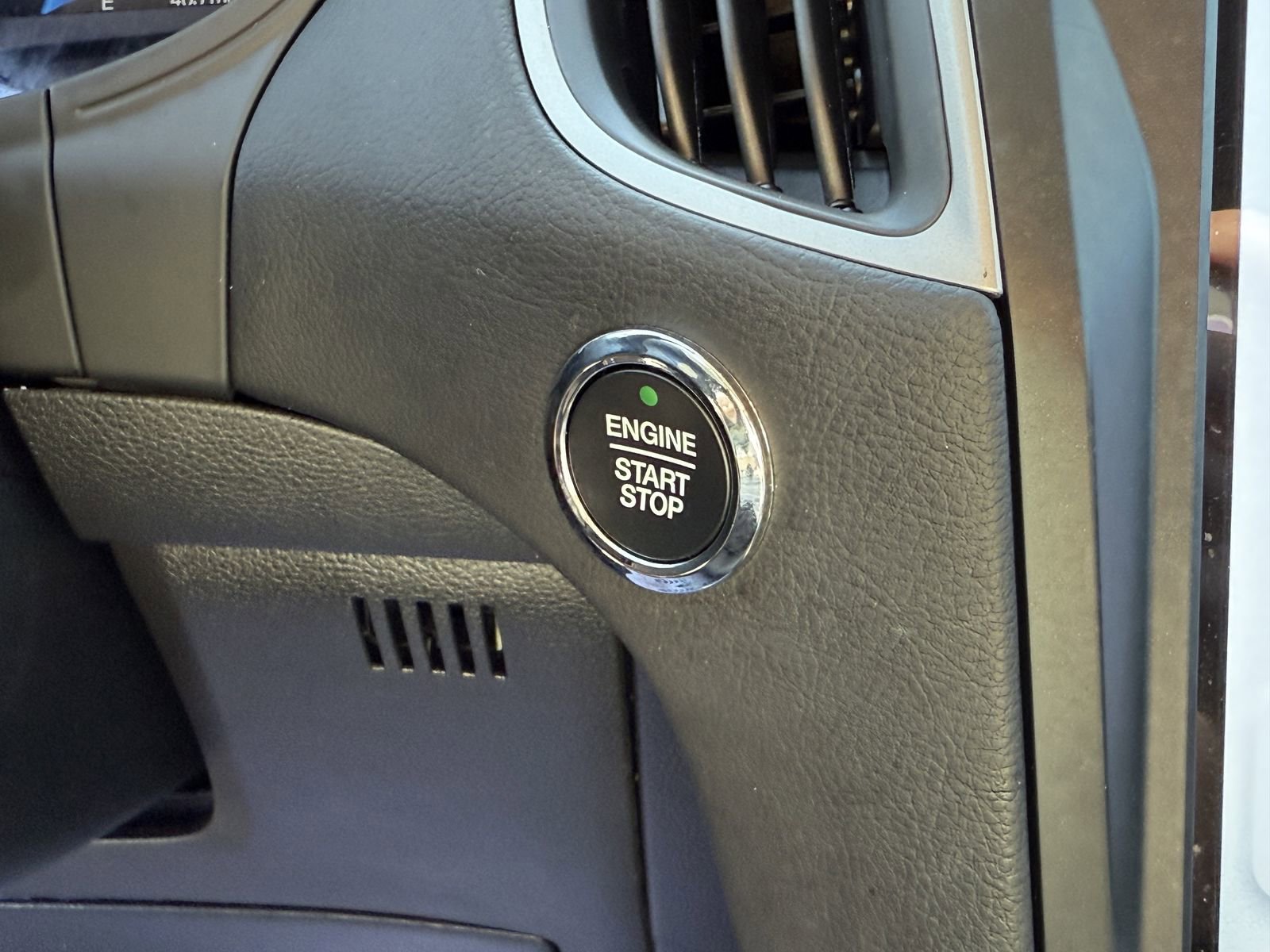 Certified 2024 Ford Edge SEL w/ Sport Appearance Package image 29