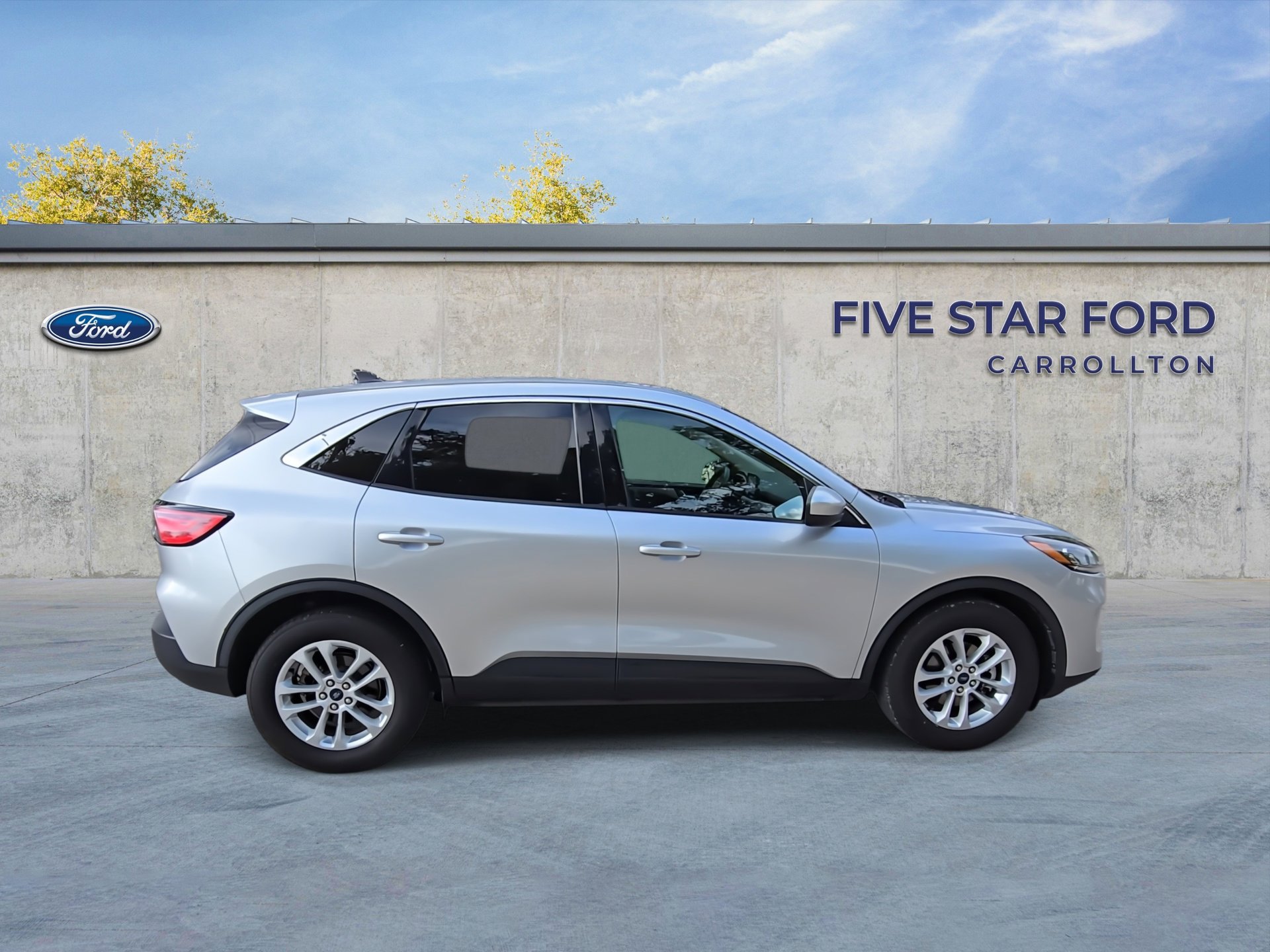 Certified 2020 Ford Escape SE image 9