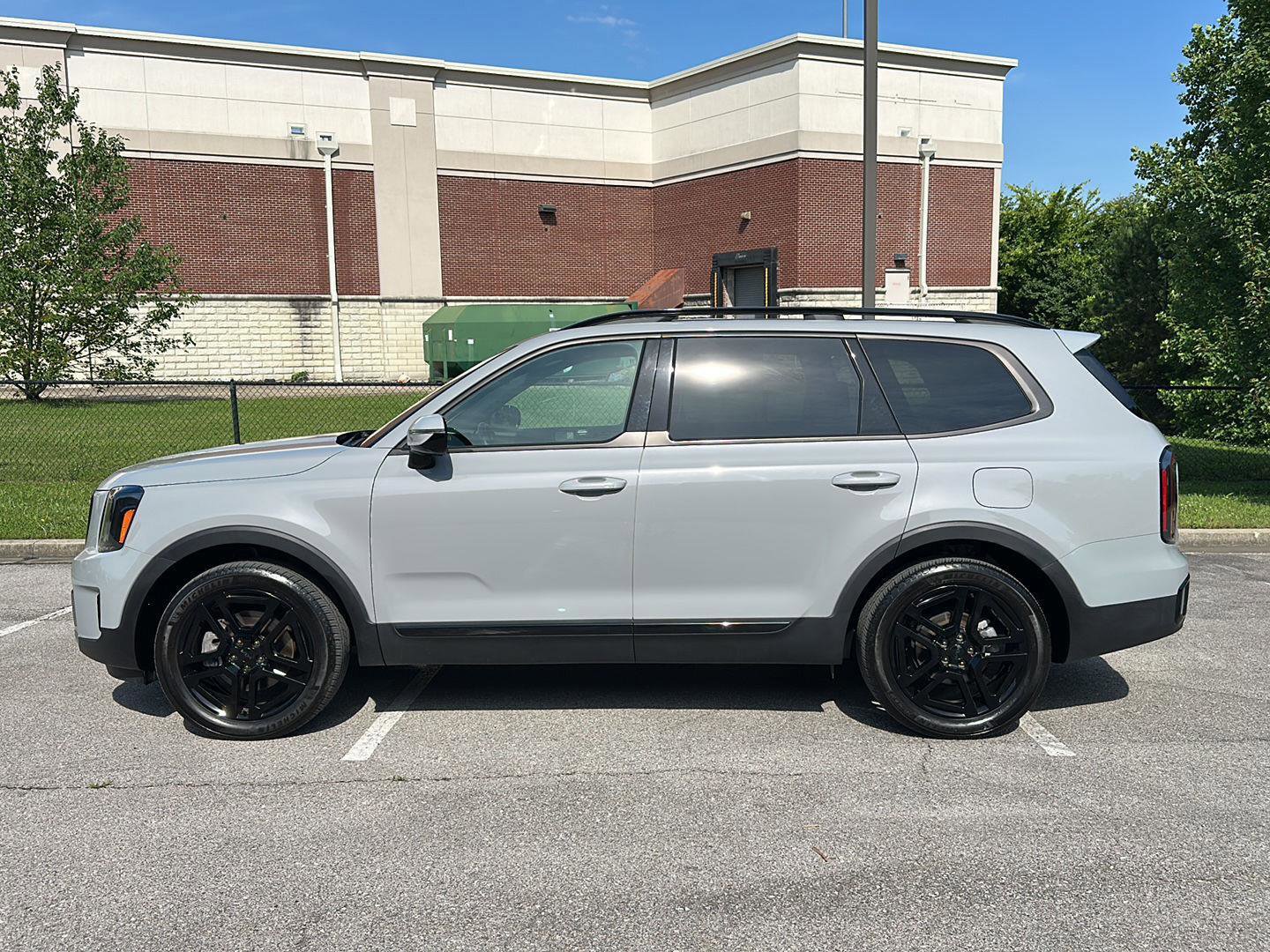Used 2025 Kia Telluride SX Prestige X-Line AWD/4WD image 2