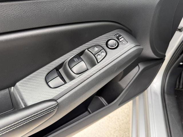Used 2024 Nissan Altima 2.5 SV FWD image 12