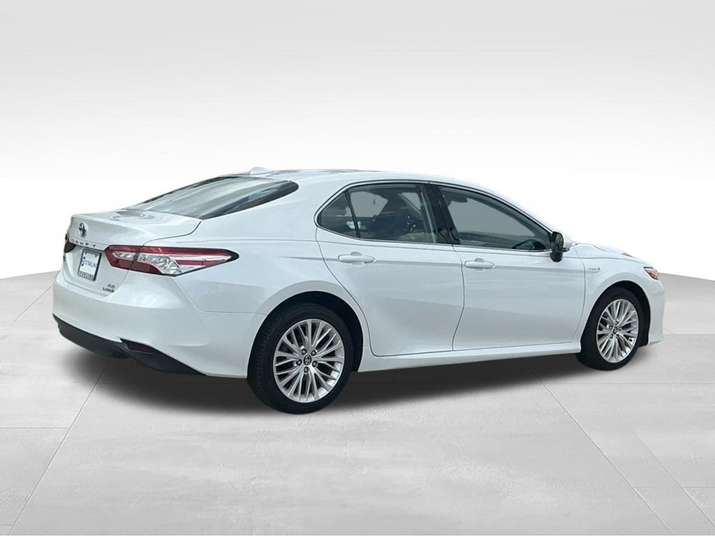 Used 2020 Toyota Camry XLE FWD image 13