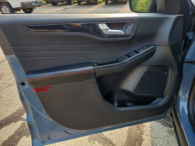 Certified 2025 Ford Escape ST-Line Select AWD/4WD image 14