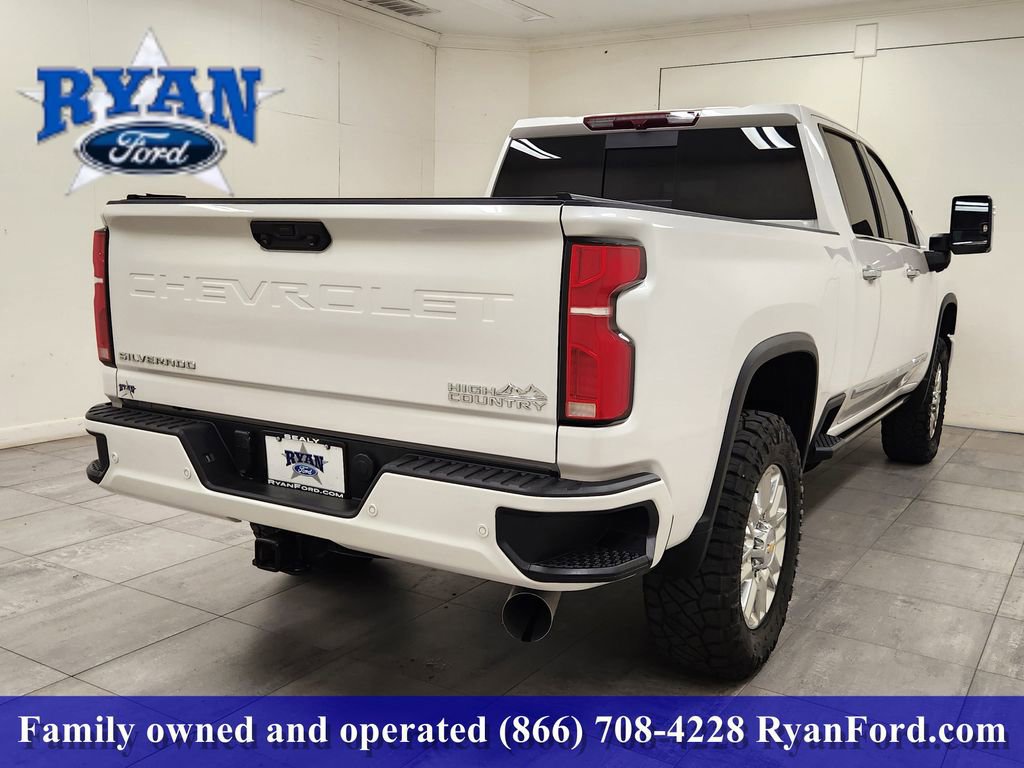 Used 2025 Chevrolet Silverado 2500 High Country image 3