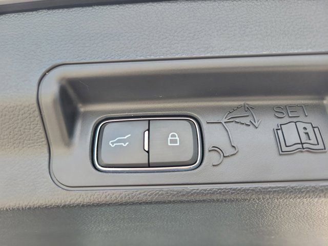 Certified 2021 Ford Explorer XLT w/ Equipment Group 202A image 13