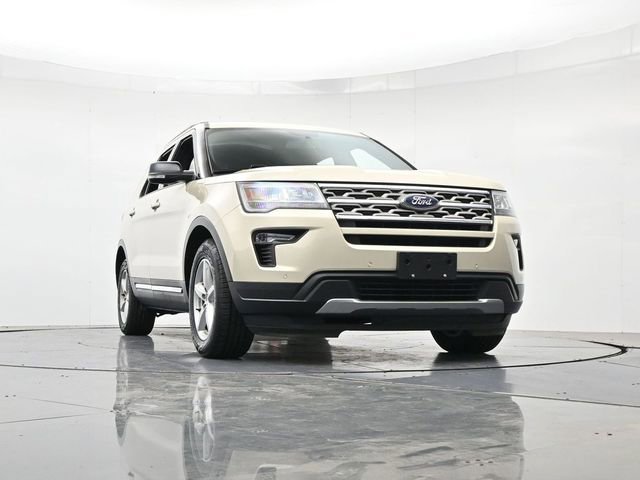 Certified 2018 Ford Explorer XLT w/ Equipment Group 202A FWD image 36