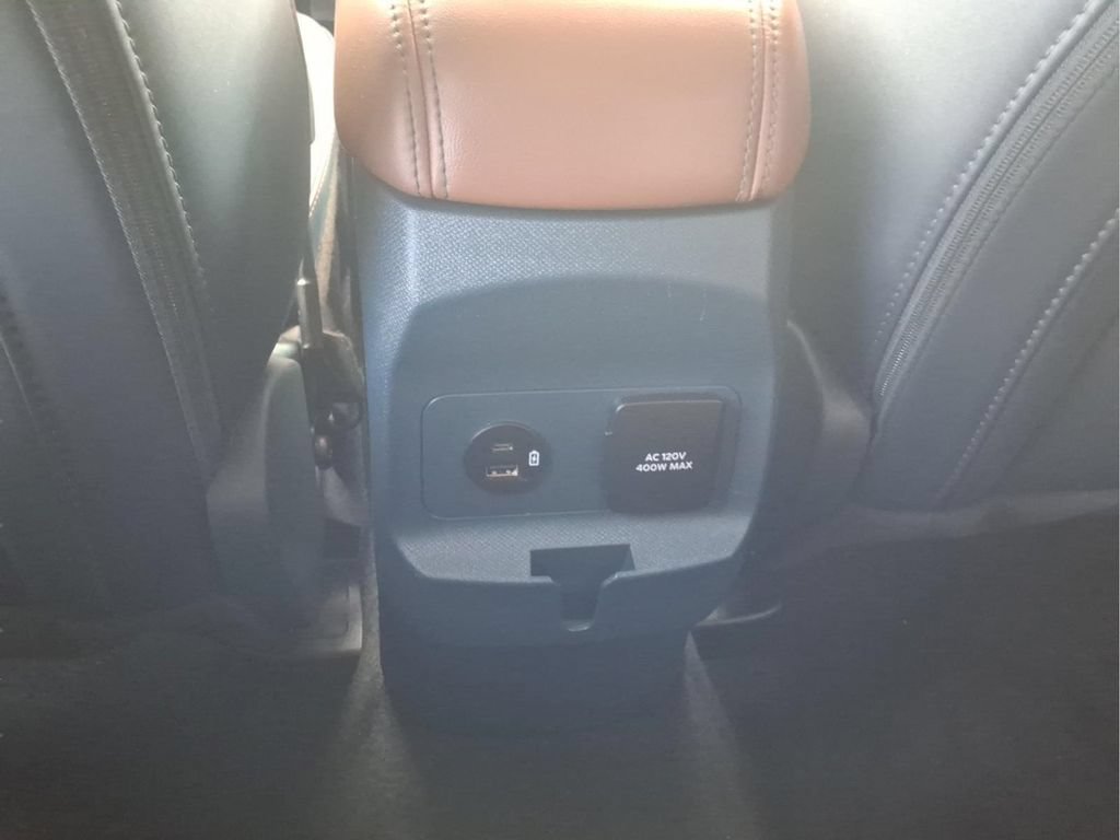 Certified 2023 Ford Maverick Lariat w/ Lariat Luxury Package AWD/4WD image 16
