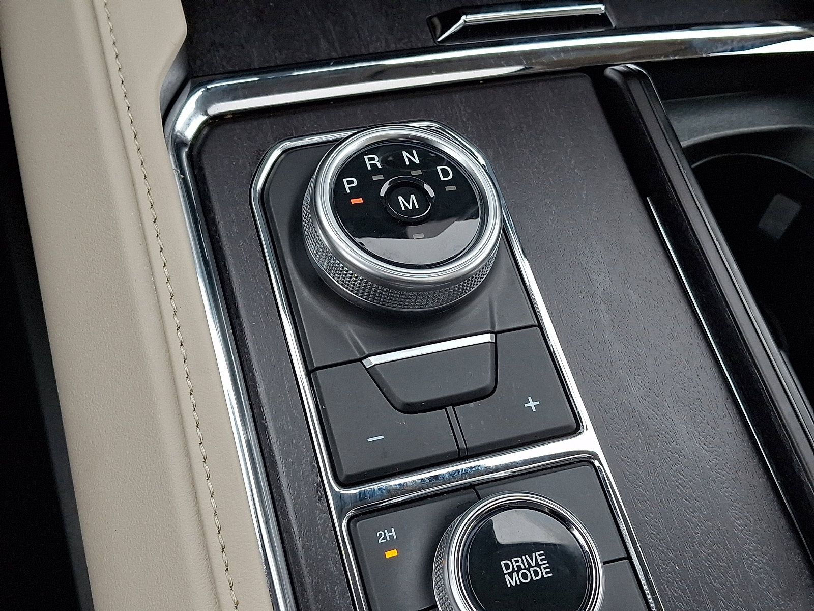 Certified 2024 Ford Expedition Platinum image 21