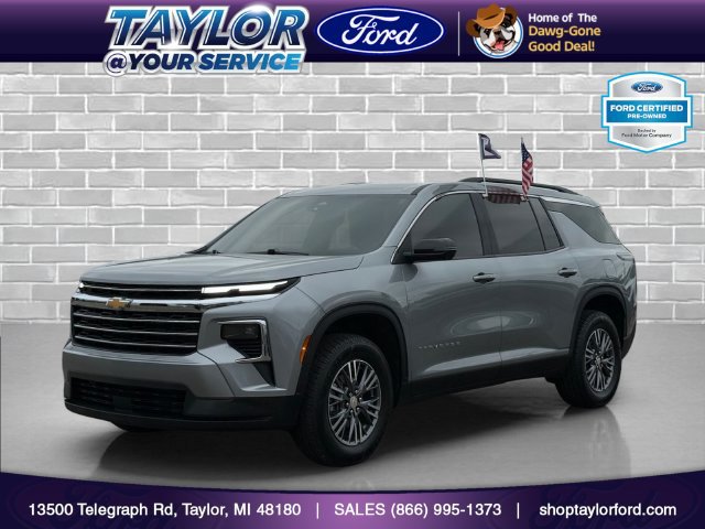 Used 2024 Chevrolet Traverse LT FWD image 1