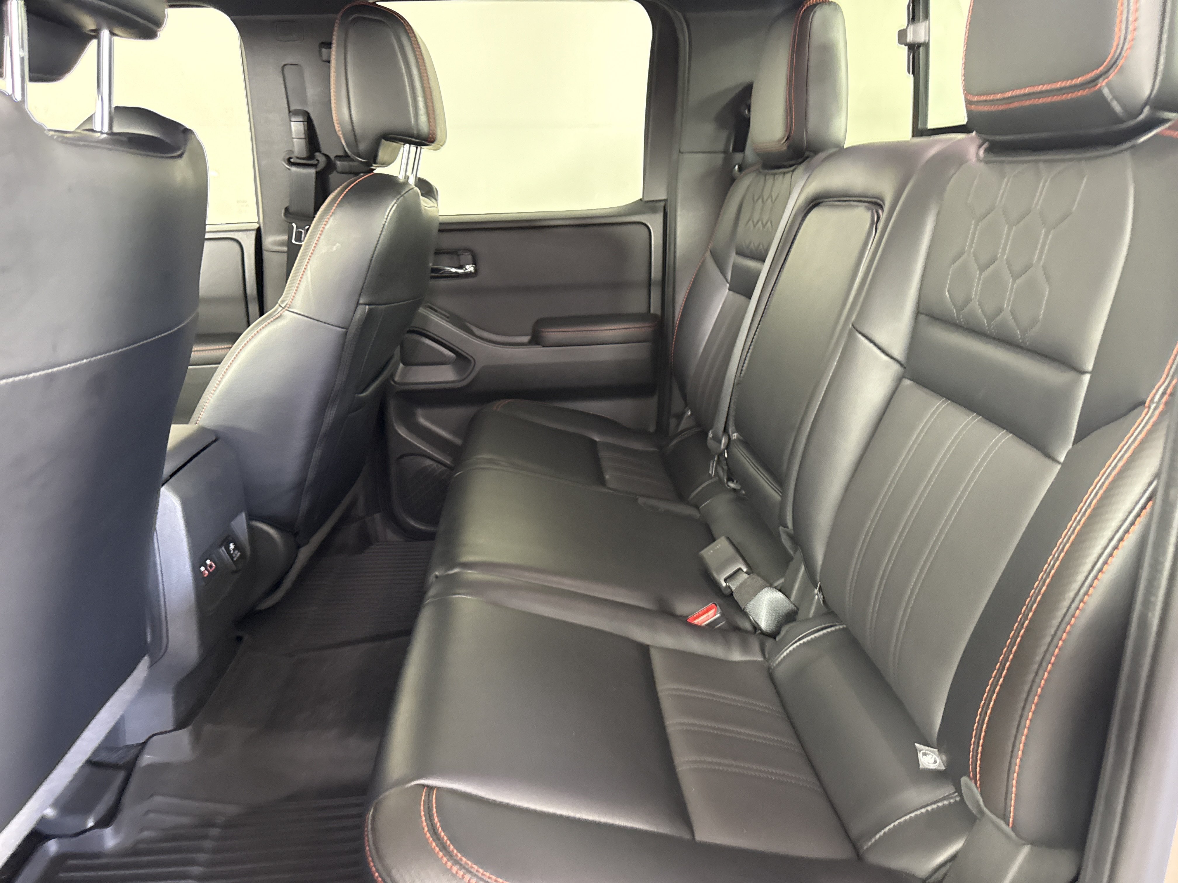 Used 2023 Nissan Frontier Pro-X w/ Pro-X Premium Package RWD image 13