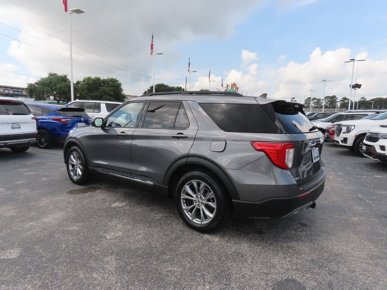 Certified 2022 Ford Explorer XLT w/ Equipment Group 202A RWD image 17