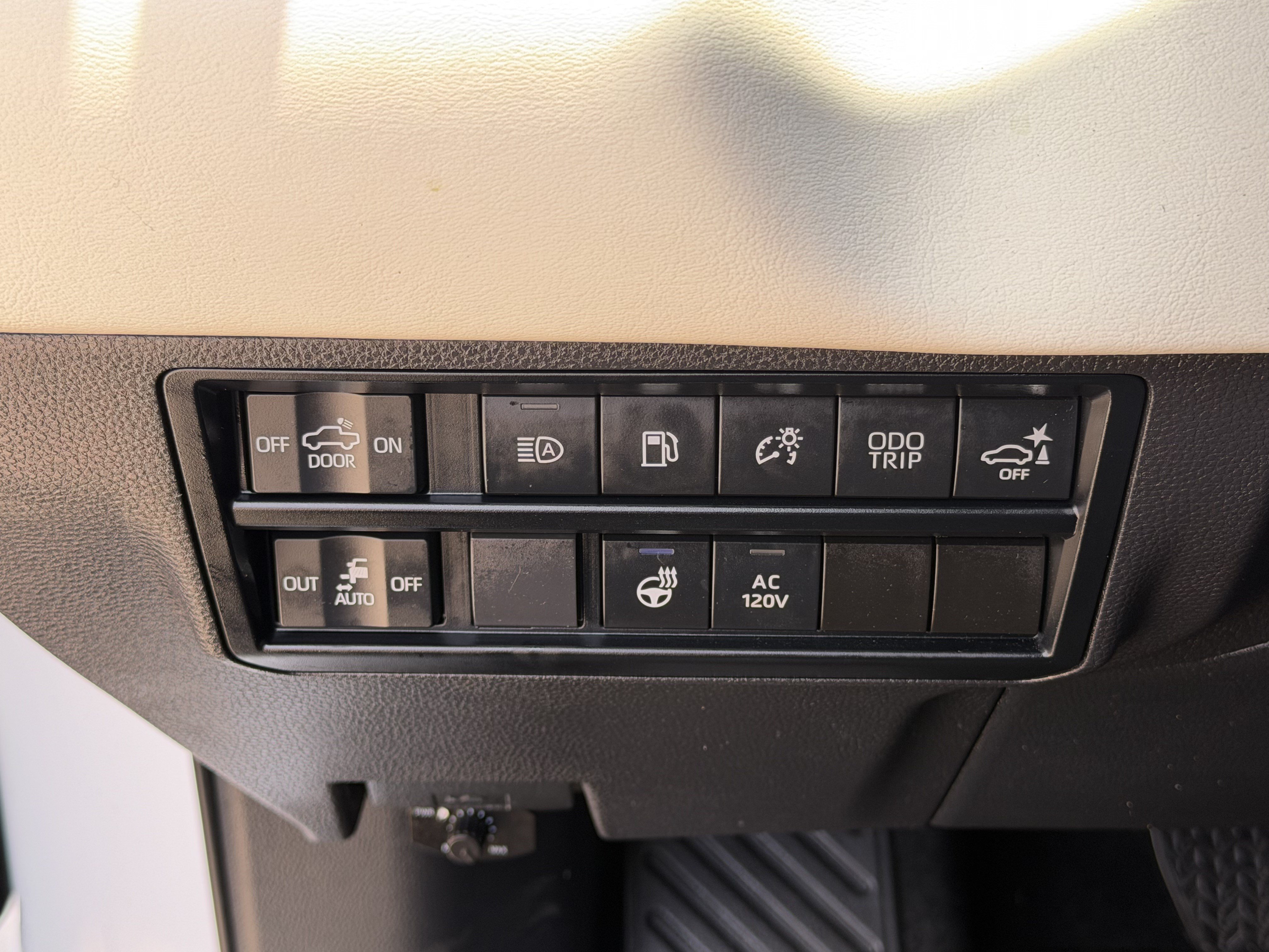 Used 2024 Toyota Tundra Platinum AWD/4WD image 23