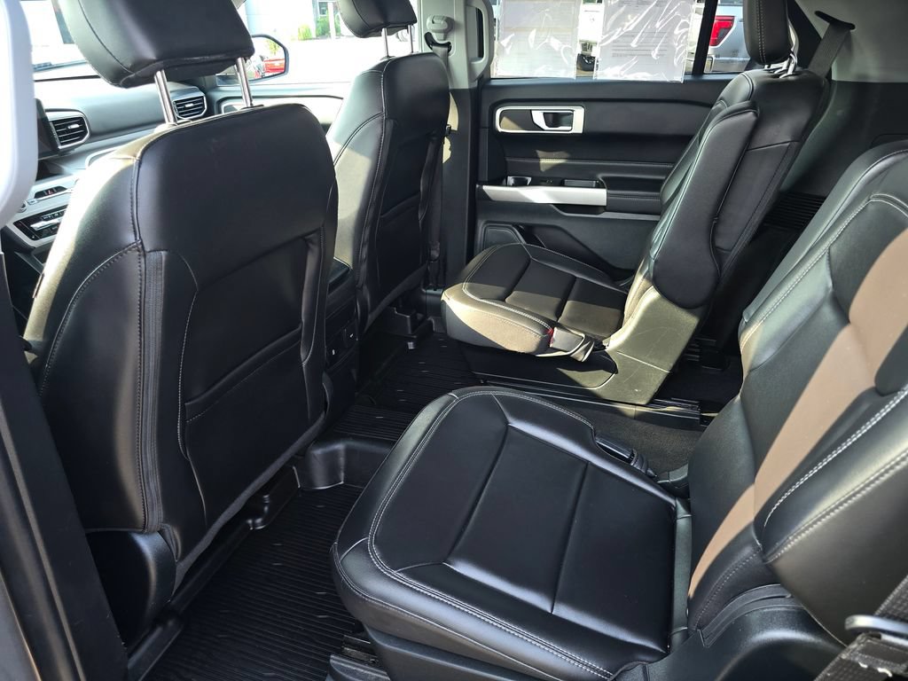 Certified 2023 Ford Explorer XLT w/ Equipment Group 202A AWD/4WD image 10