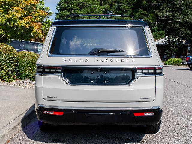 Used 2022 Jeep Grand Wagoneer Series III w/ Rear Seat Video Group 1 AWD/4WD image 4