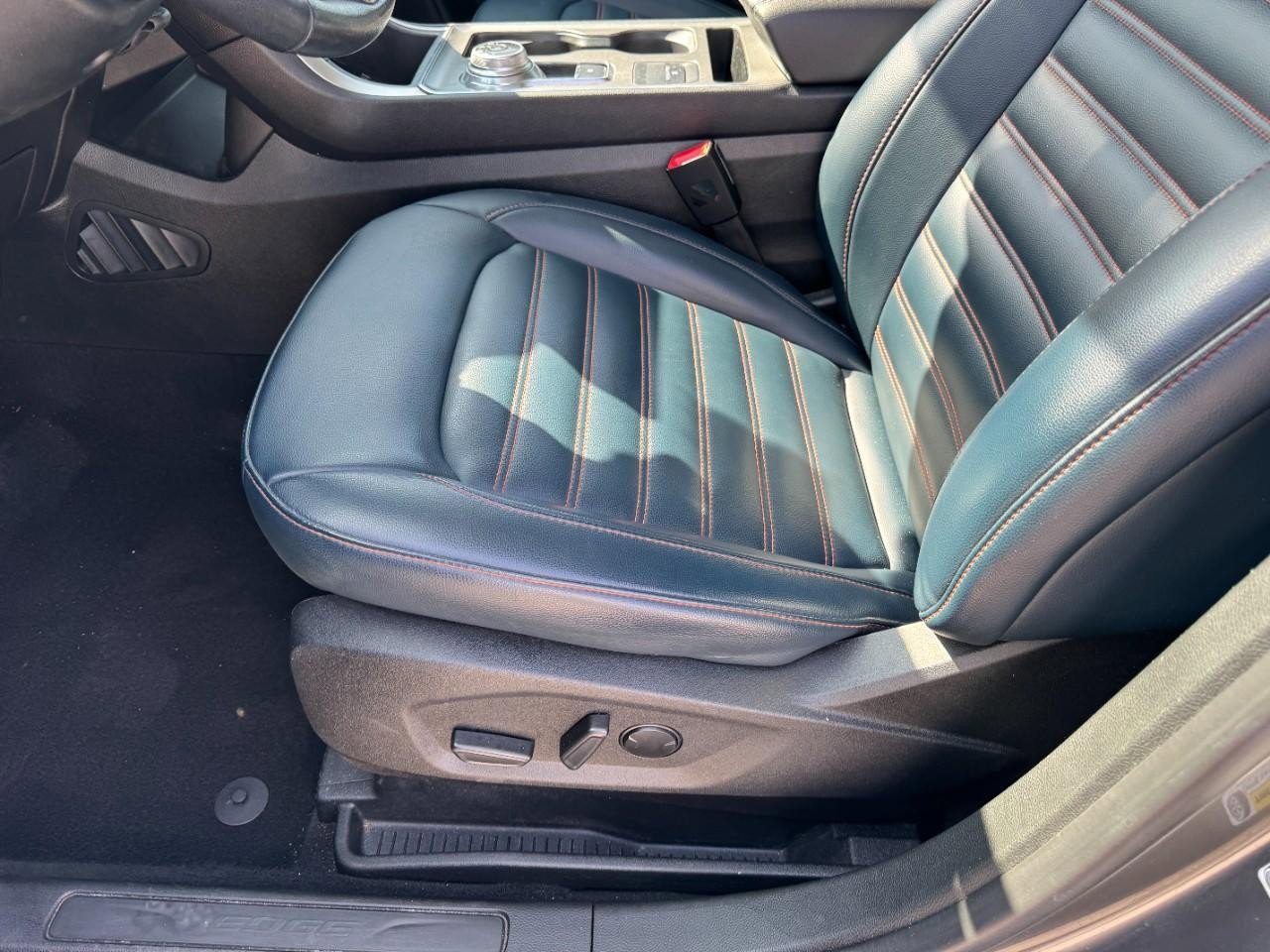 Certified 2023 Ford Edge SEL w/ Sport Appearance Package image 14