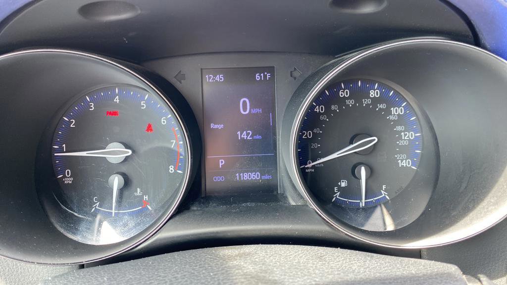 Used 2020 Toyota C-HR XLE FWD image 17