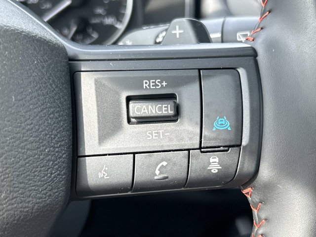 Used 2025 Nissan Rogue SV AWD/4WD image 35