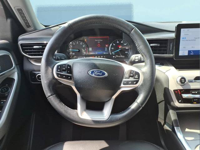Certified 2023 Ford Explorer XLT w/ Equipment Group 202A AWD/4WD image 24