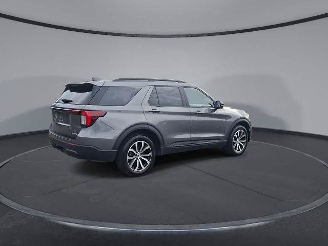 Certified 2025 Ford Explorer ST-Line AWD/4WD image 8