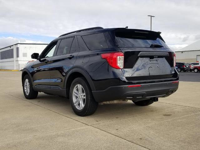 Certified 2023 Ford Explorer XLT image 3