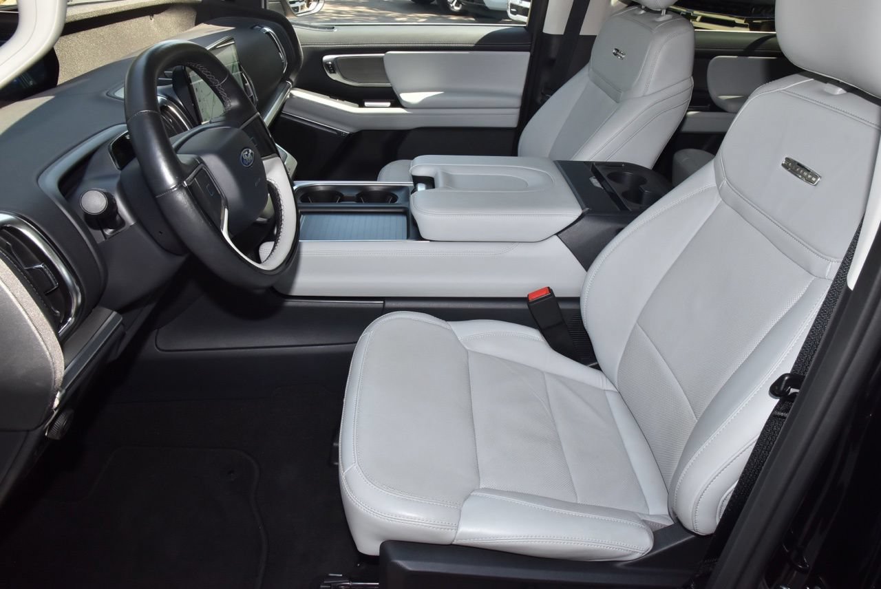 Certified 2025 Ford Expedition Platinum AWD/4WD image 13