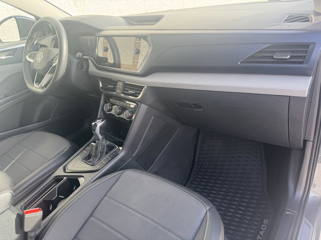 Used 2023 Volkswagen Taos SE w/ Panoramic Sunroof Package image 19