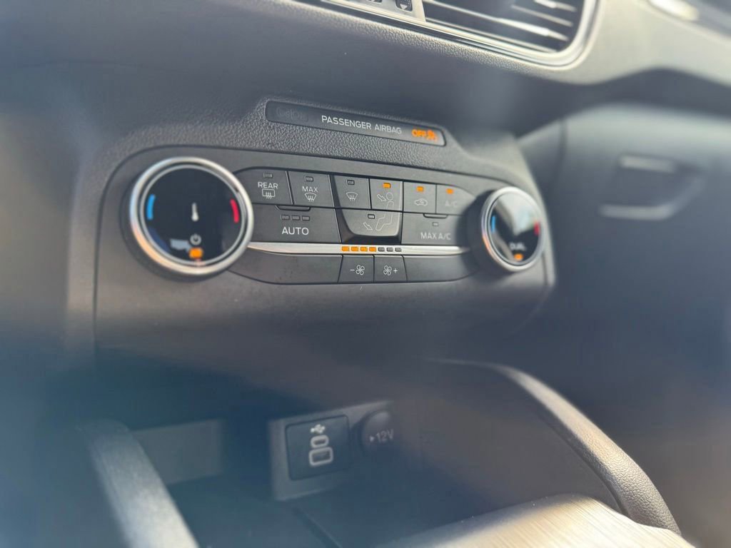 Certified 2025 Ford Escape ST-Line image 21