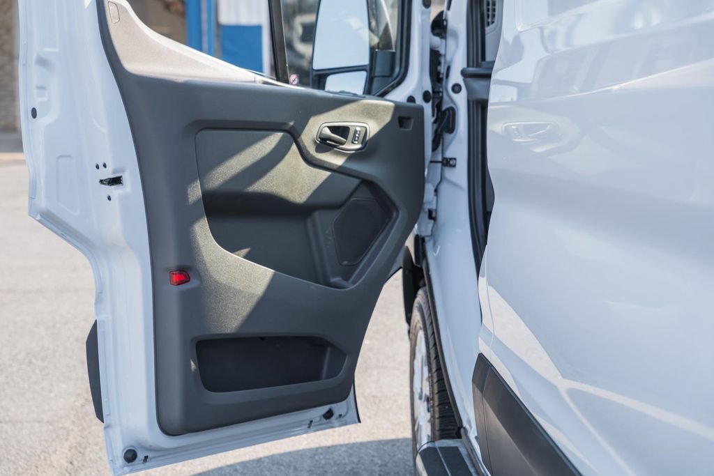 Certified 2025 Ford Transit 250 Low Roof w/ Exterior Upgrade Package RWD image 37