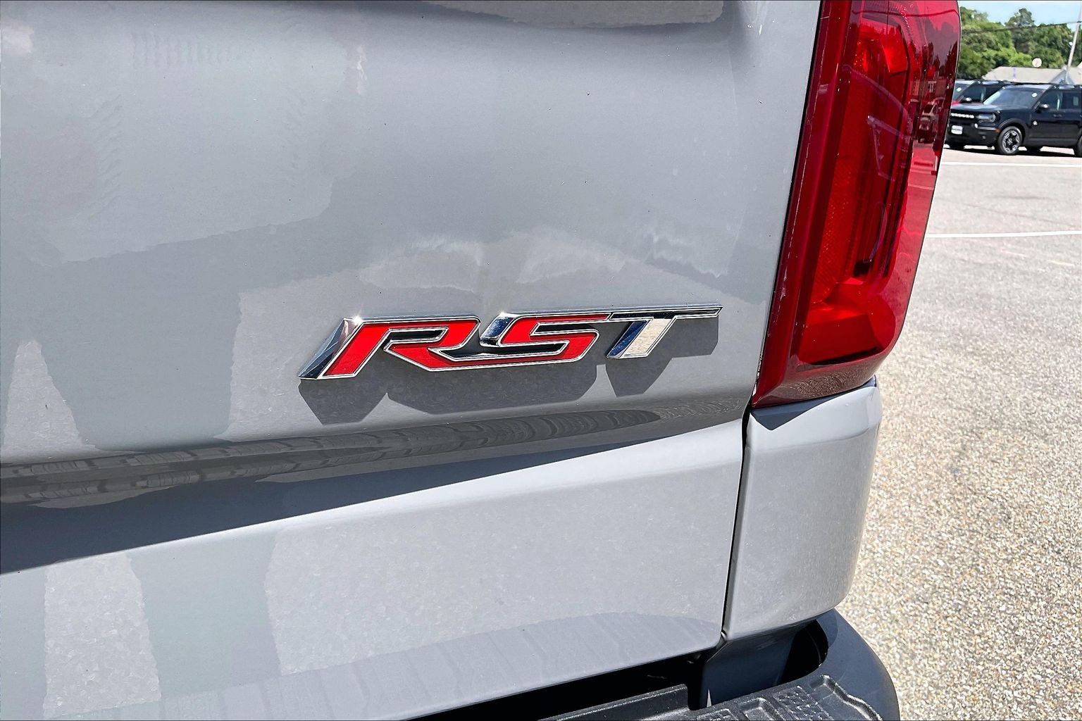 Used 2025 Chevrolet Silverado 1500 RST AWD/4WD image 8