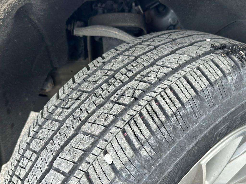 Used 2022 Chevrolet Silverado 1500 High Country w/ Technology Package image 9