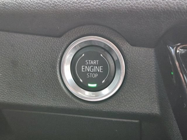 Used 2026 Chevrolet Traverse LT FWD image 19