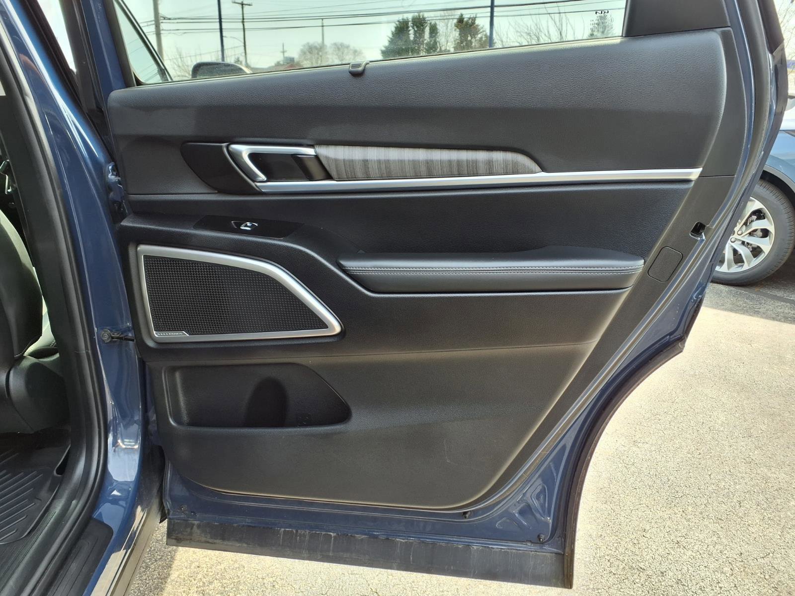 Used 2024 Kia Telluride EX image 13