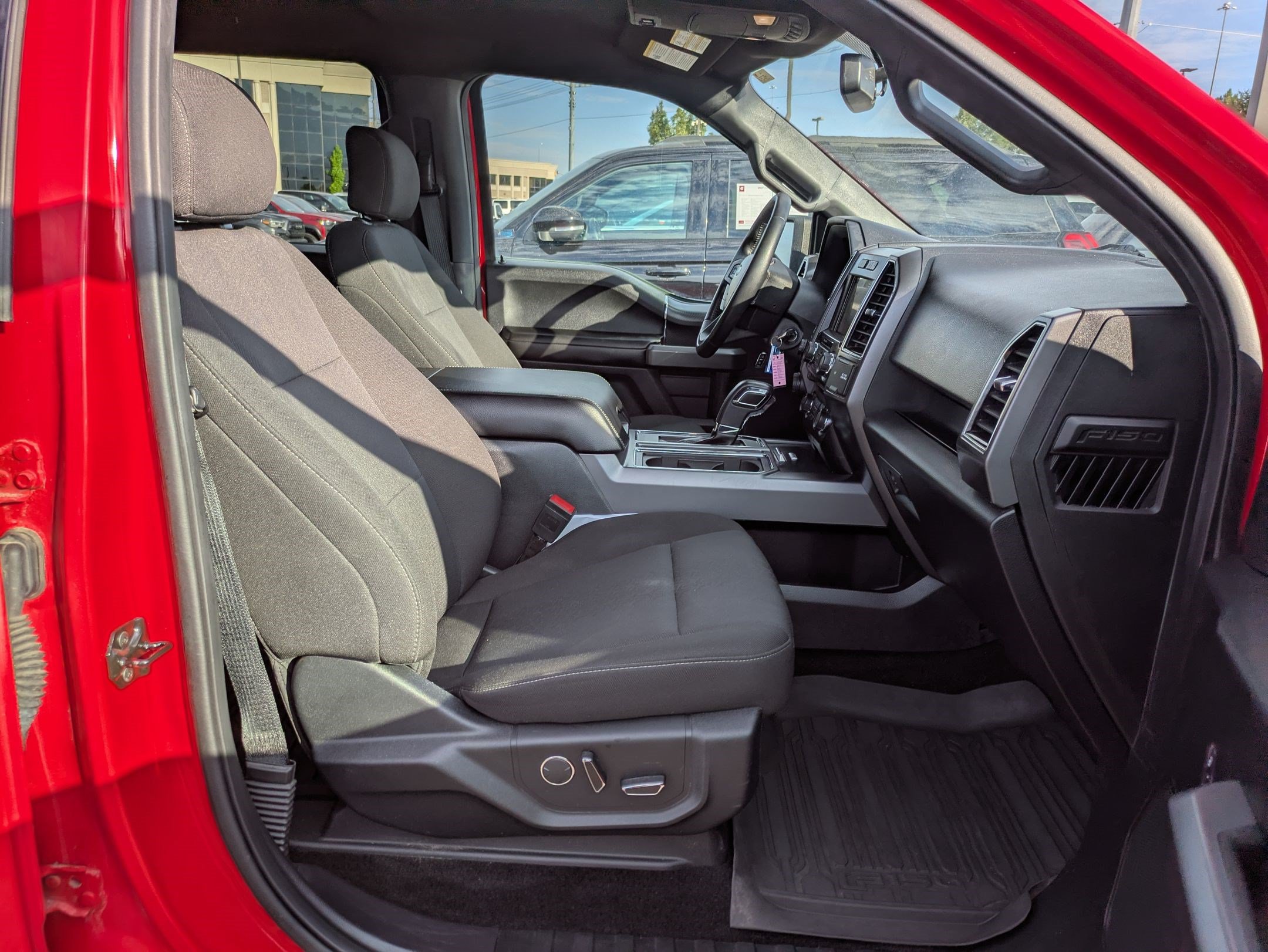 Certified 2018 Ford F150 XLT w/ Equipment Group 302A Luxury AWD/4WD image 32