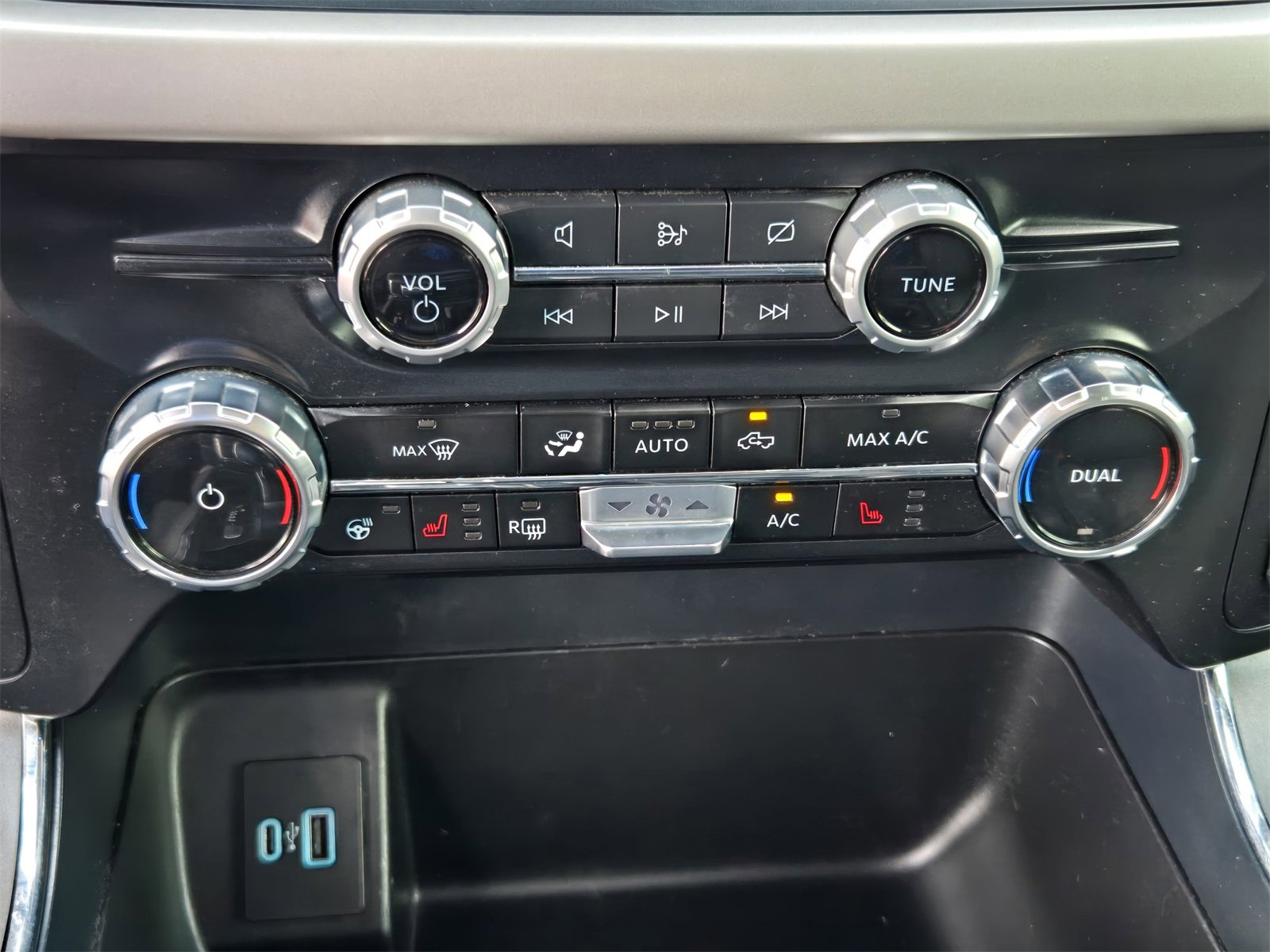 Certified 2023 Ford F150 Lightning XLT w/ Equipment Group 312A High image 17