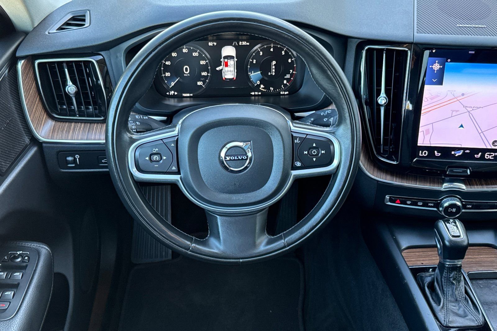 Used 2021 Volvo XC60 T6 Momentum image 15