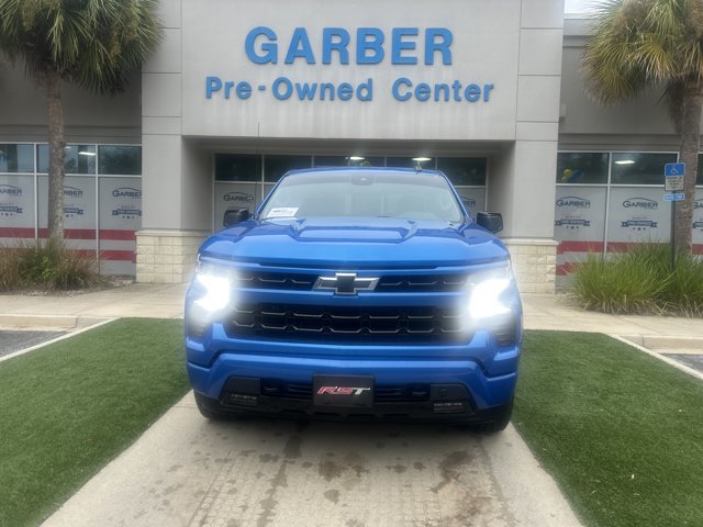 Used 2025 Chevrolet Silverado 1500 RST AWD/4WD image 2