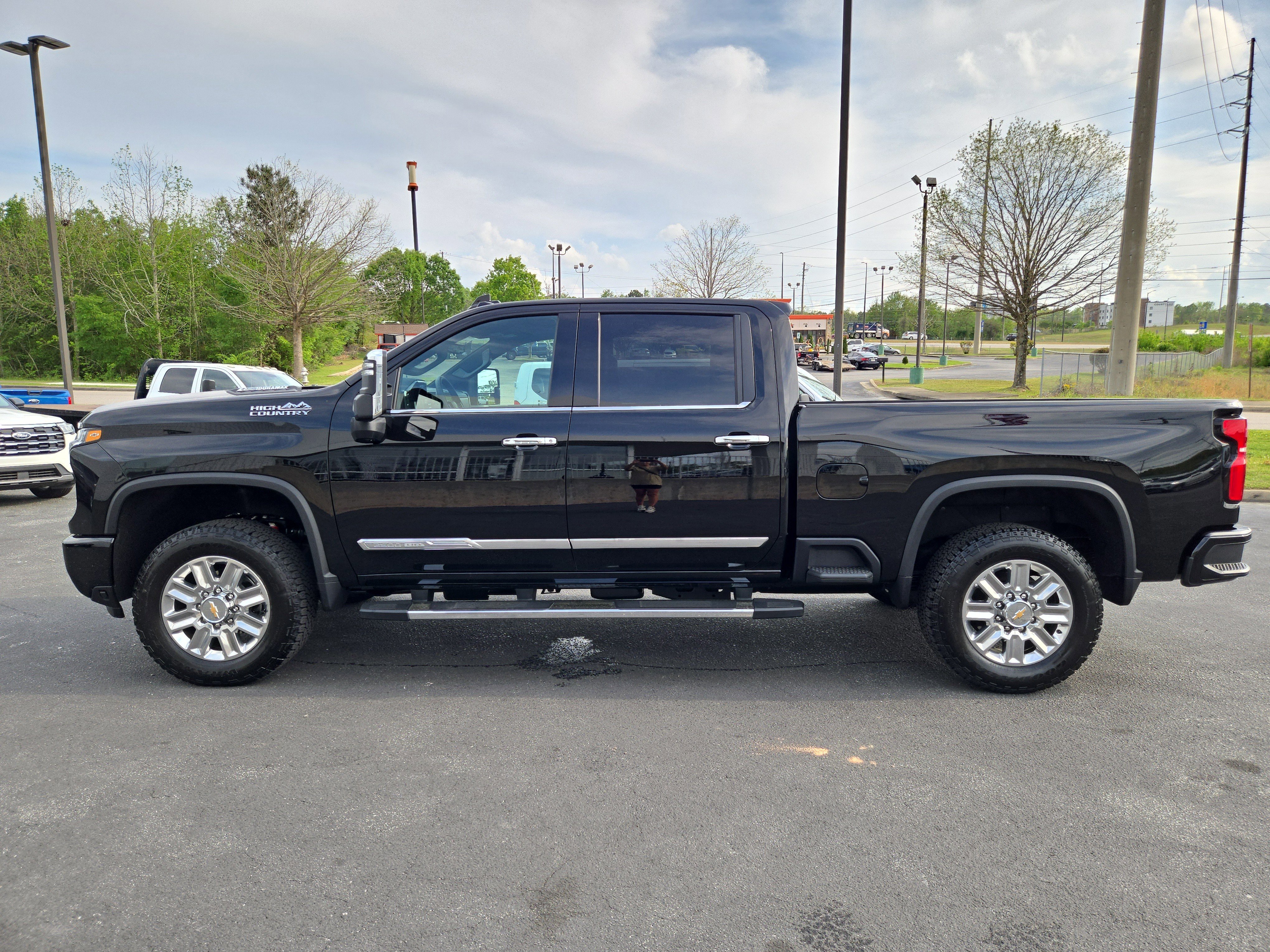 Used 2025 Chevrolet Silverado 2500 High Country w/ Technology Package image 8
