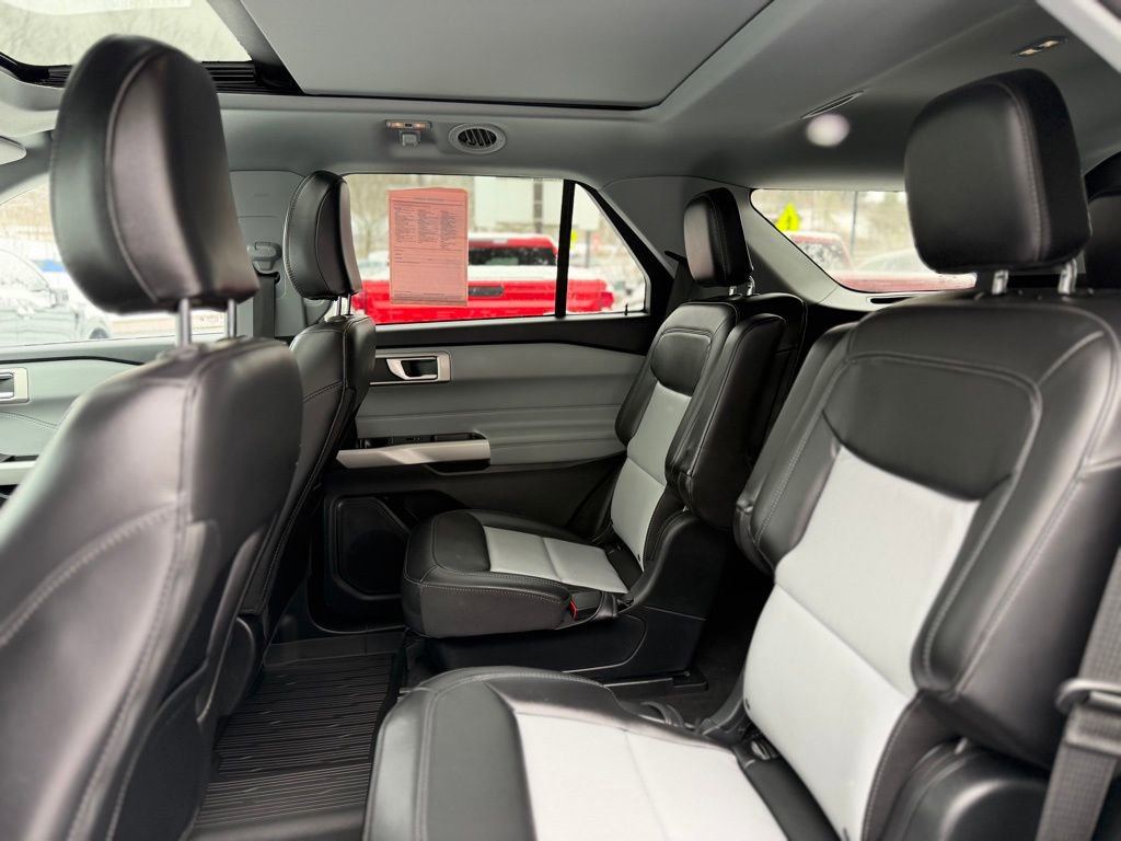 Certified 2023 Ford Explorer XLT w/ Equipment Group 202A image 8