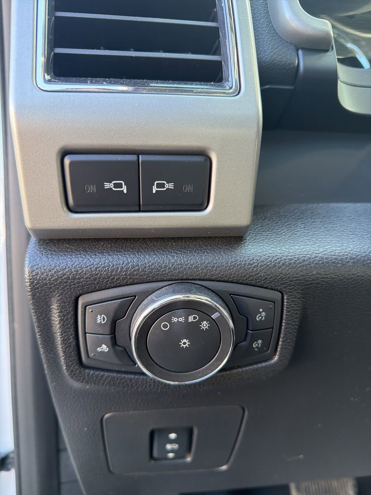 Certified 2017 Ford F150 Lariat w/ Equipment Group 502A Luxury image 18