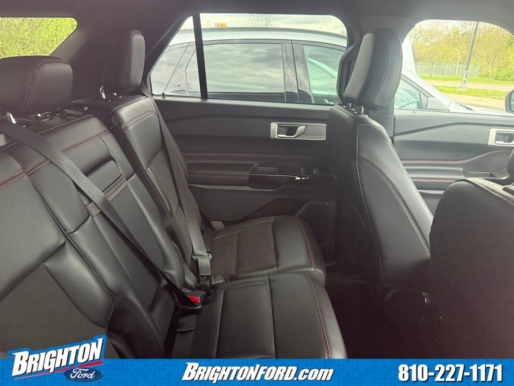 Certified 2023 Ford Explorer ST-Line AWD/4WD image 8