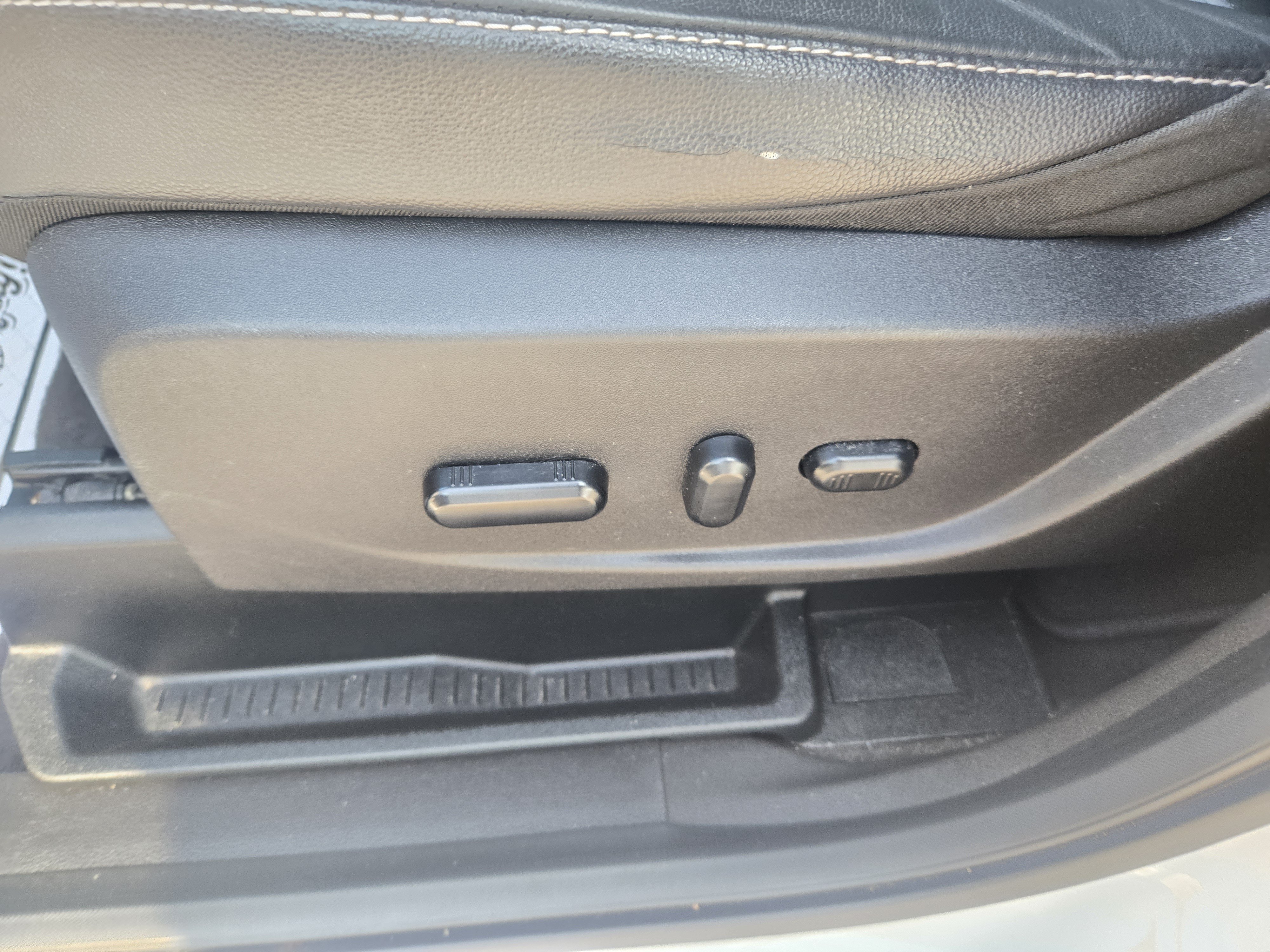 Certified 2019 Ford Escape SE AWD/4WD image 20
