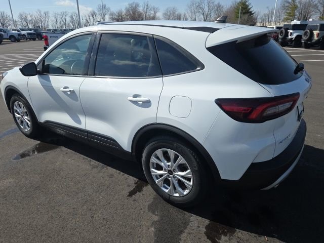 Certified 2025 Ford Escape Active image 2