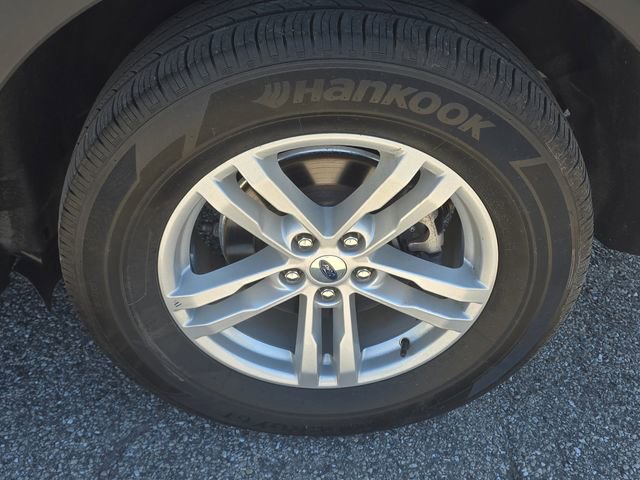 Certified 2024 Ford Explorer XLT w/ Equipment Group 202A AWD/4WD image 5