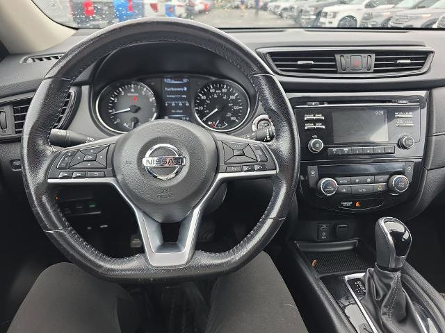 Used 2017 Nissan Rogue SV AWD/4WD image 23