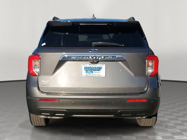 Certified 2023 Ford Explorer XLT image 3