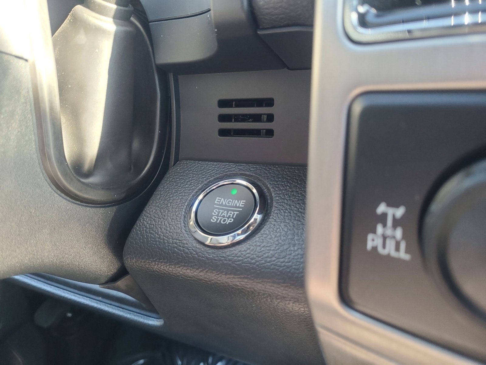 Certified 2022 Ford F350 Platinum image 30