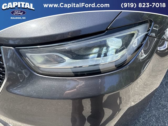 Used 2023 Chrysler Pacifica Touring-L FWD image 11