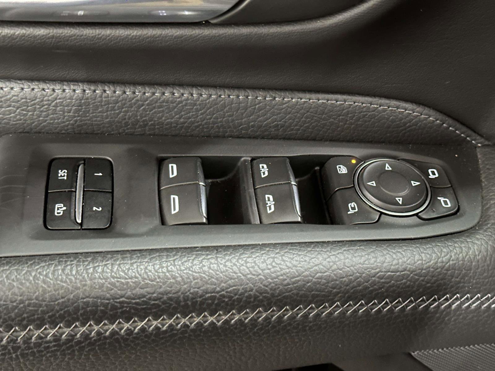 Used 2023 GMC Yukon Denali image 19