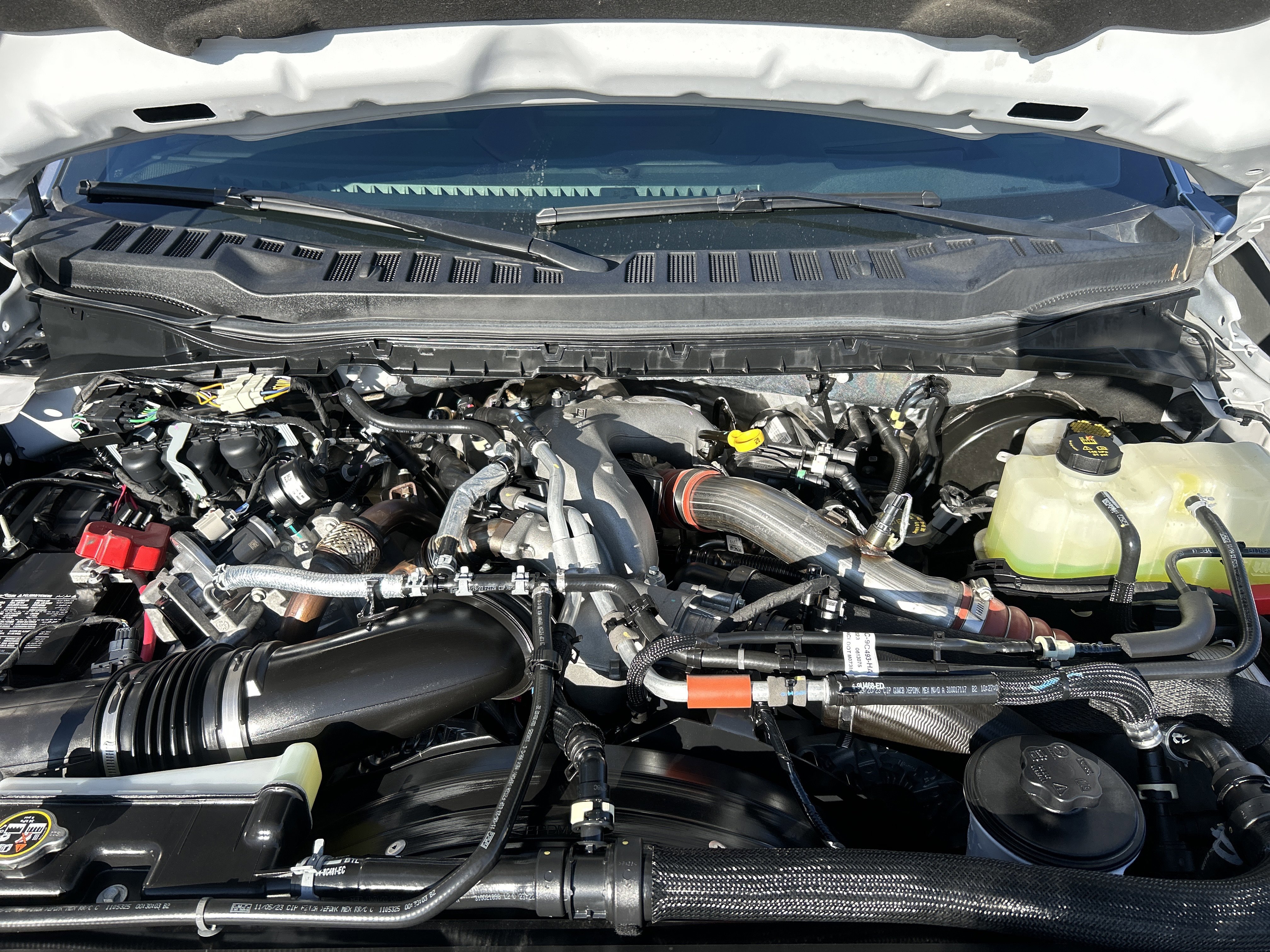 Certified 2024 Ford F350 Platinum w/ Tremor Off-Road Package image 29