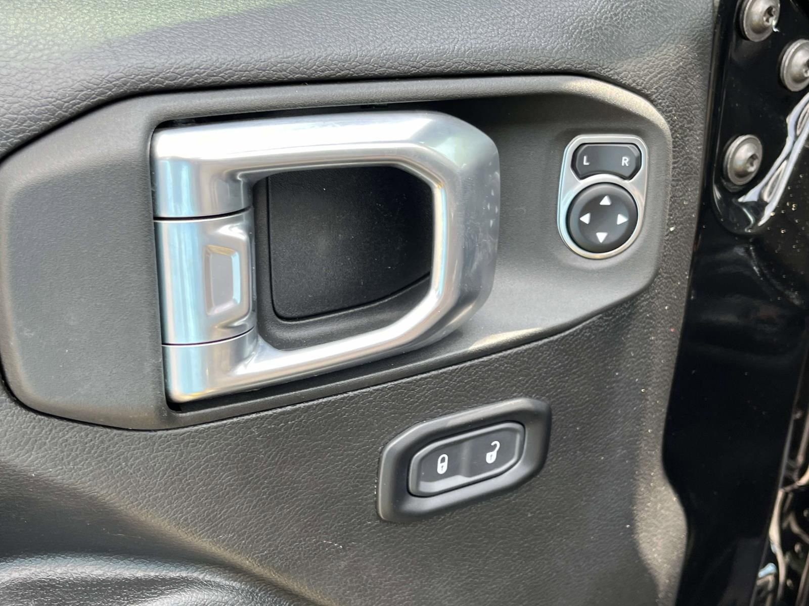 Used 2021 Jeep Gladiator Mojave AWD/4WD image 17