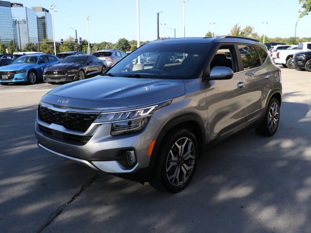 Used 2022 Kia Seltos SX w/ Sunroof Package AWD/4WD image 3